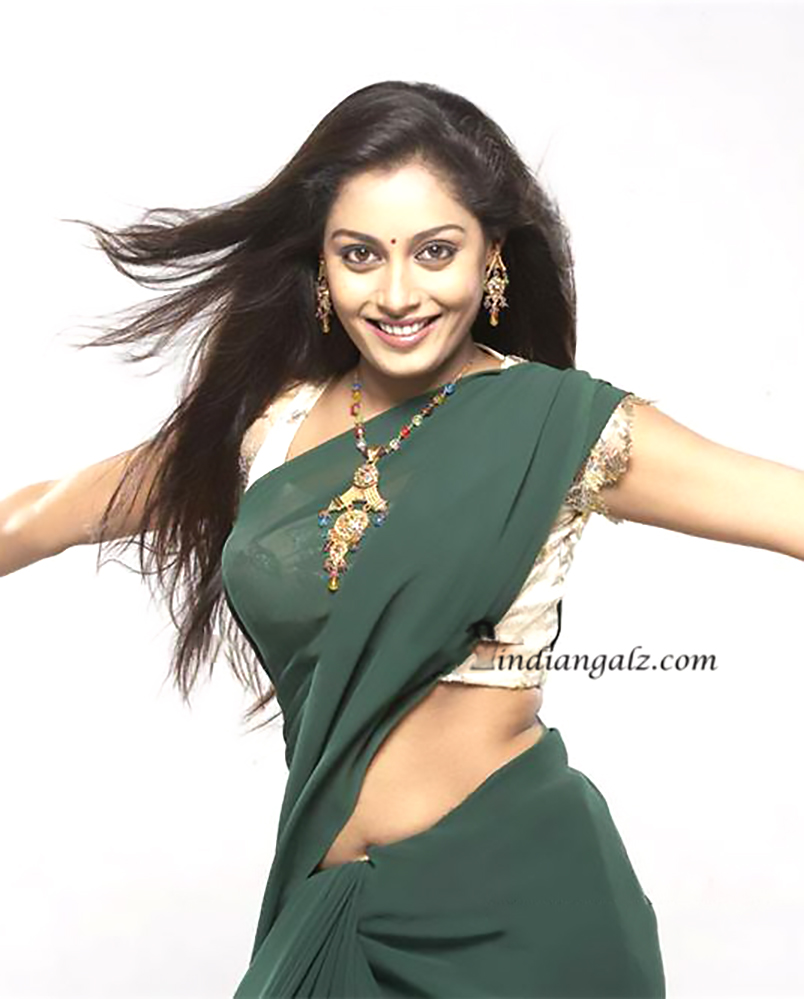 Meenakshi Sarkar – Babe with amazing curves!