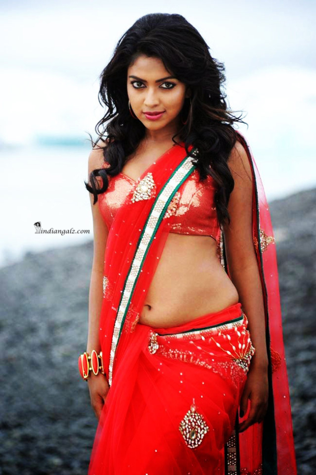 Amala Paul – Dusky and Hot!